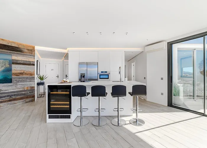 White Haven - Ocean View, Airco, Heated Pool 아파트